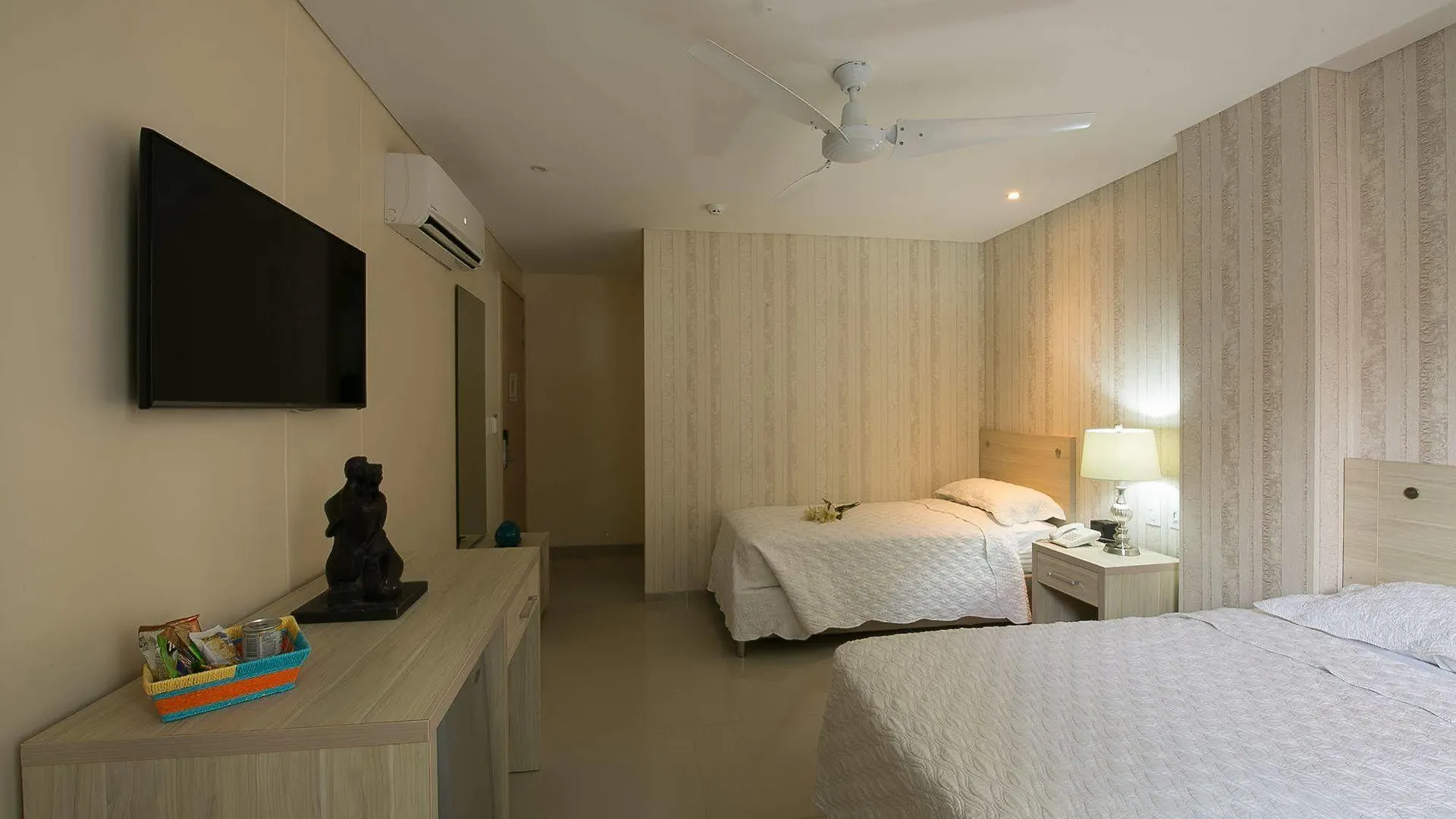 Hotel Summer Frente Al Mar Cartagena 3*,  コロンビア