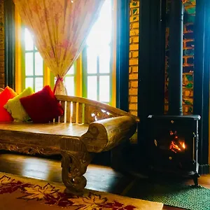 Serendipity Artistic By Heidis , Nuwara Eliya Sri Lanka